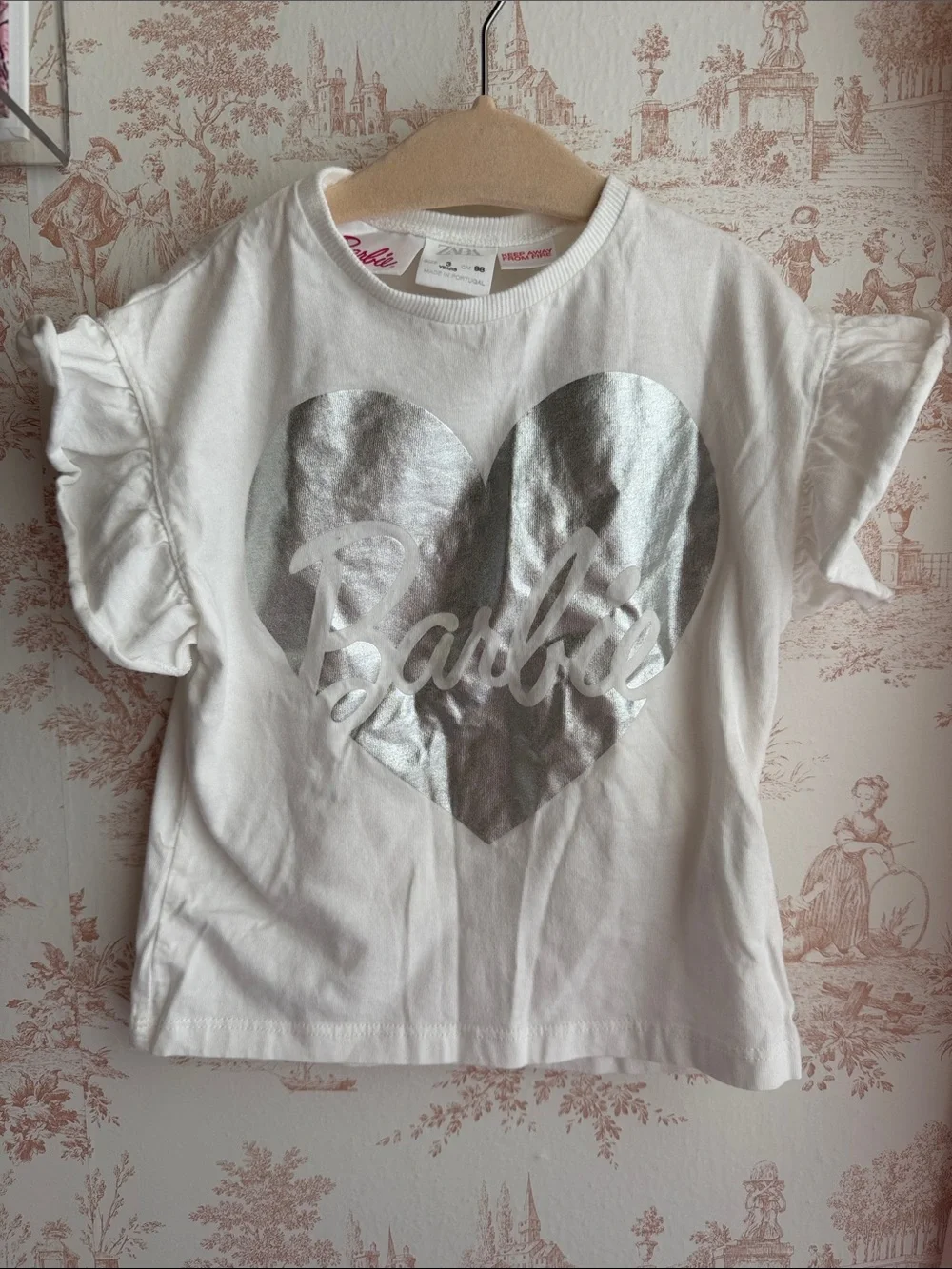 Zara Kids White Tee with Silver Heart Graphic. Size 3t